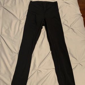 Lululemon Wunder Under 25’ leggings Nulux fabric